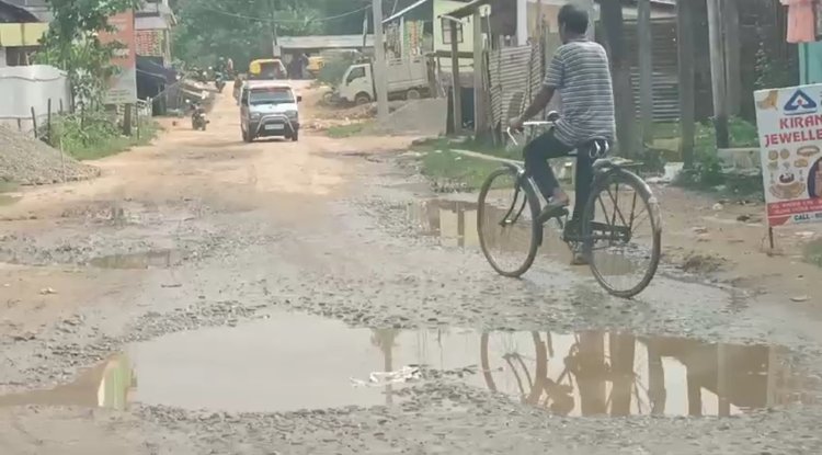 Local Organization Pressures PWD for Urgent Repairs of Arkatipur-Dayapur Road Before Durga Puja, Threatens of Mass Protest if Ignored