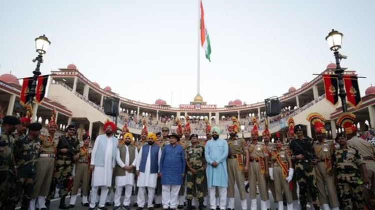 Nitin Gadkari Hoists India's Tallest National Flag at Attari- Wagah Border, Symbolizing National Pride and Unity