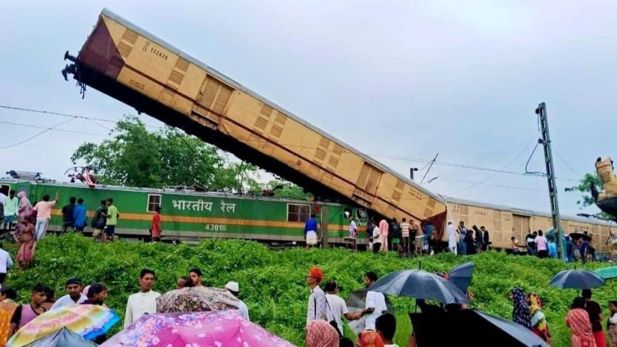 Goods train rams into Kanchanjungha Express near New Jalpaiguri station, several injured